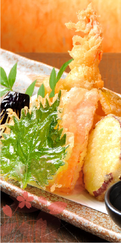カラッと揚がった天麩羅の盛り合わせ